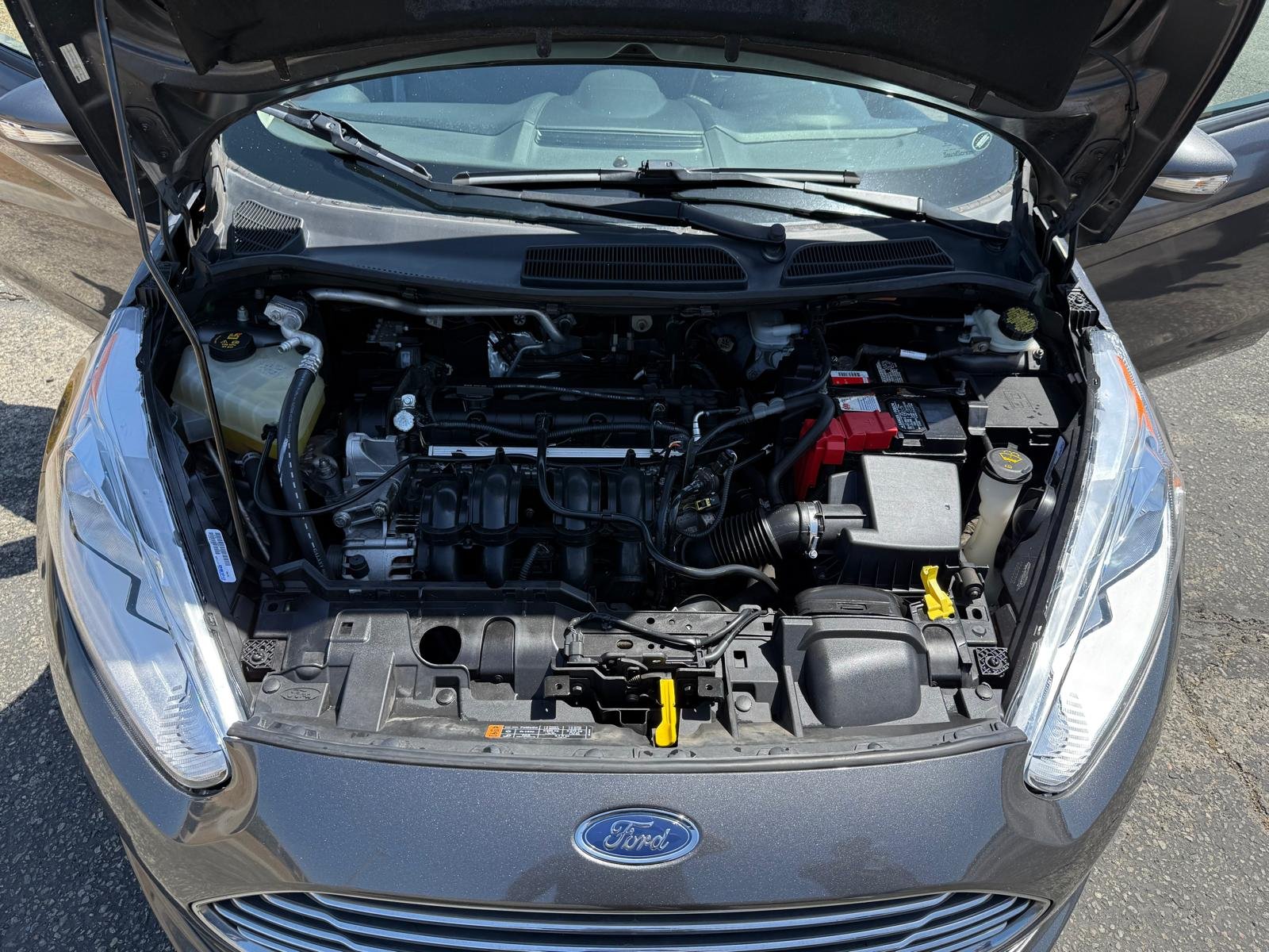
								2015 Ford Fiesta full									