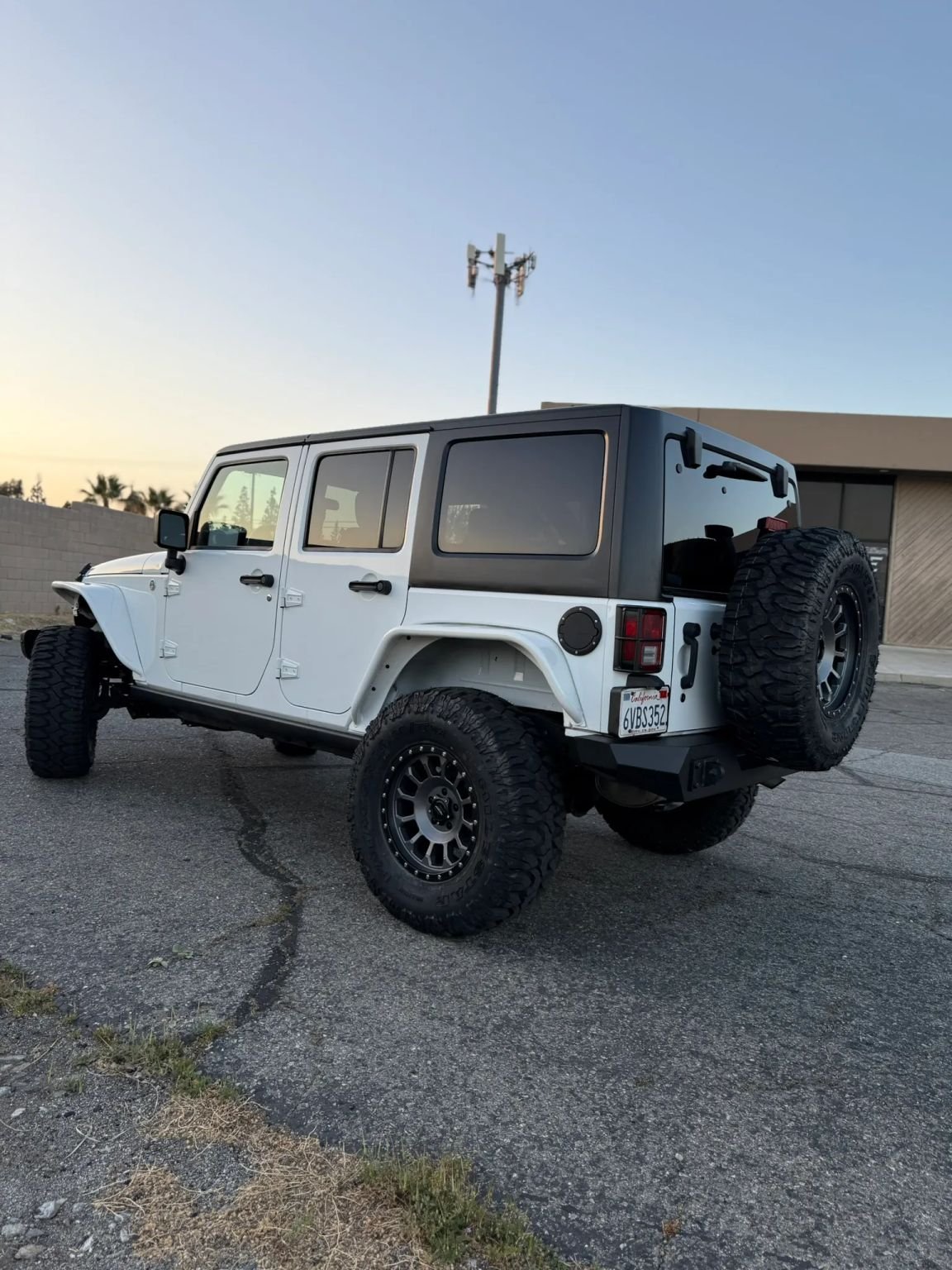 
								2012 Jeep Wrangler Unlimited Sport SUV 4D full									