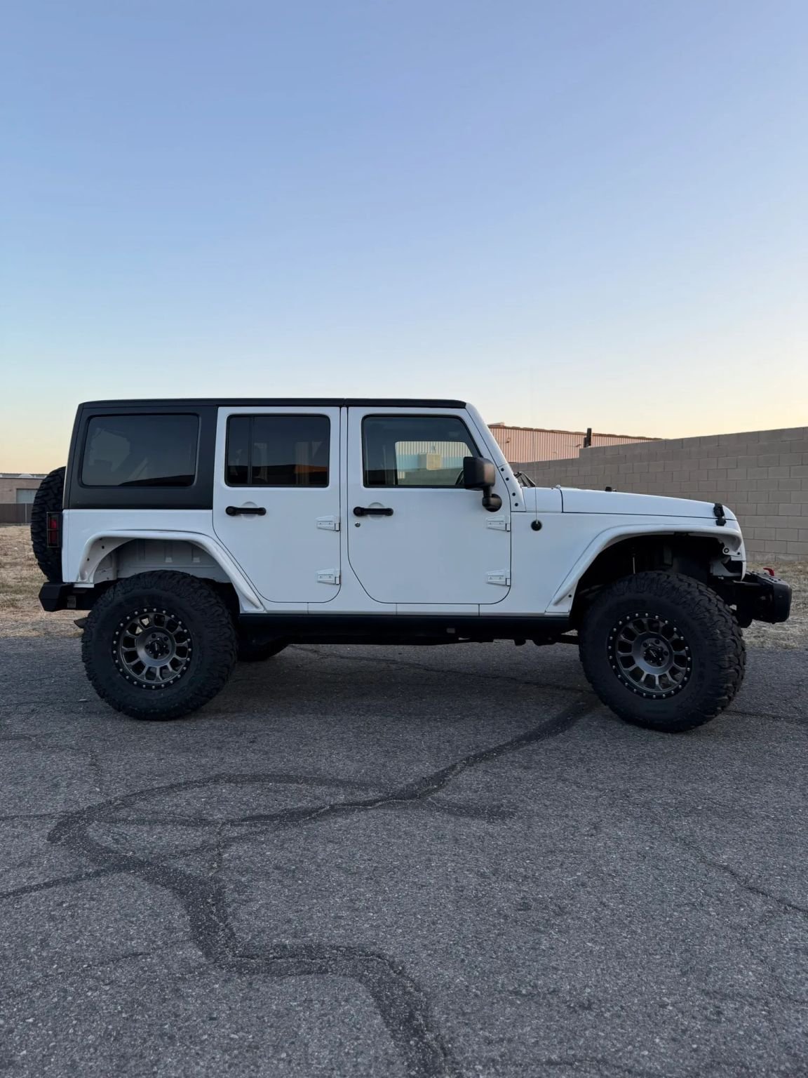 
								2012 Jeep Wrangler Unlimited Sport SUV 4D full									