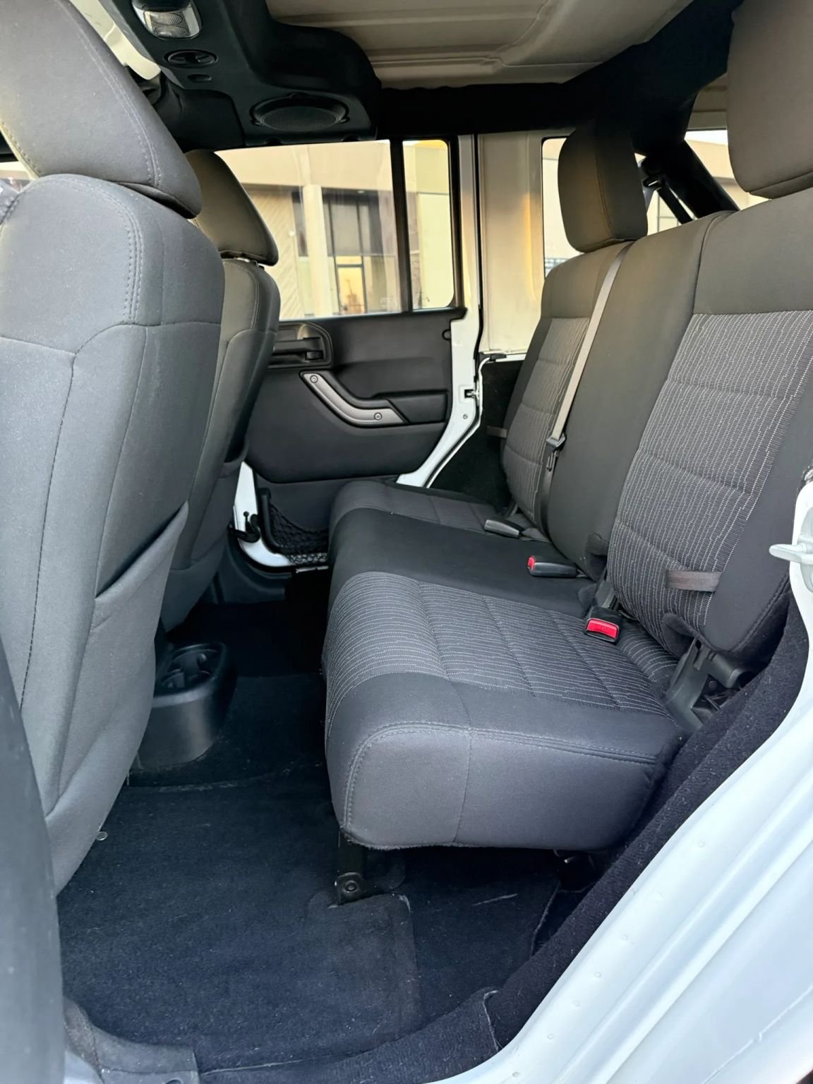 
								2012 Jeep Wrangler Unlimited Sport SUV 4D full									